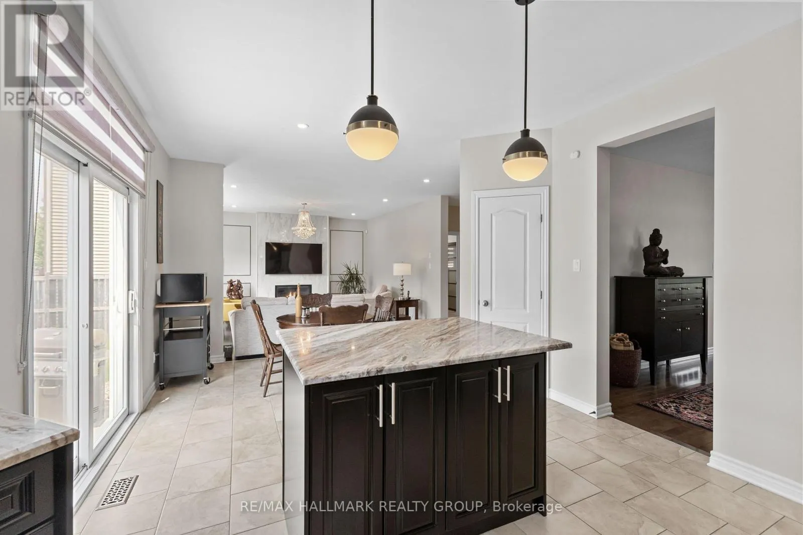 112 GRACEWOOD CRESCENT