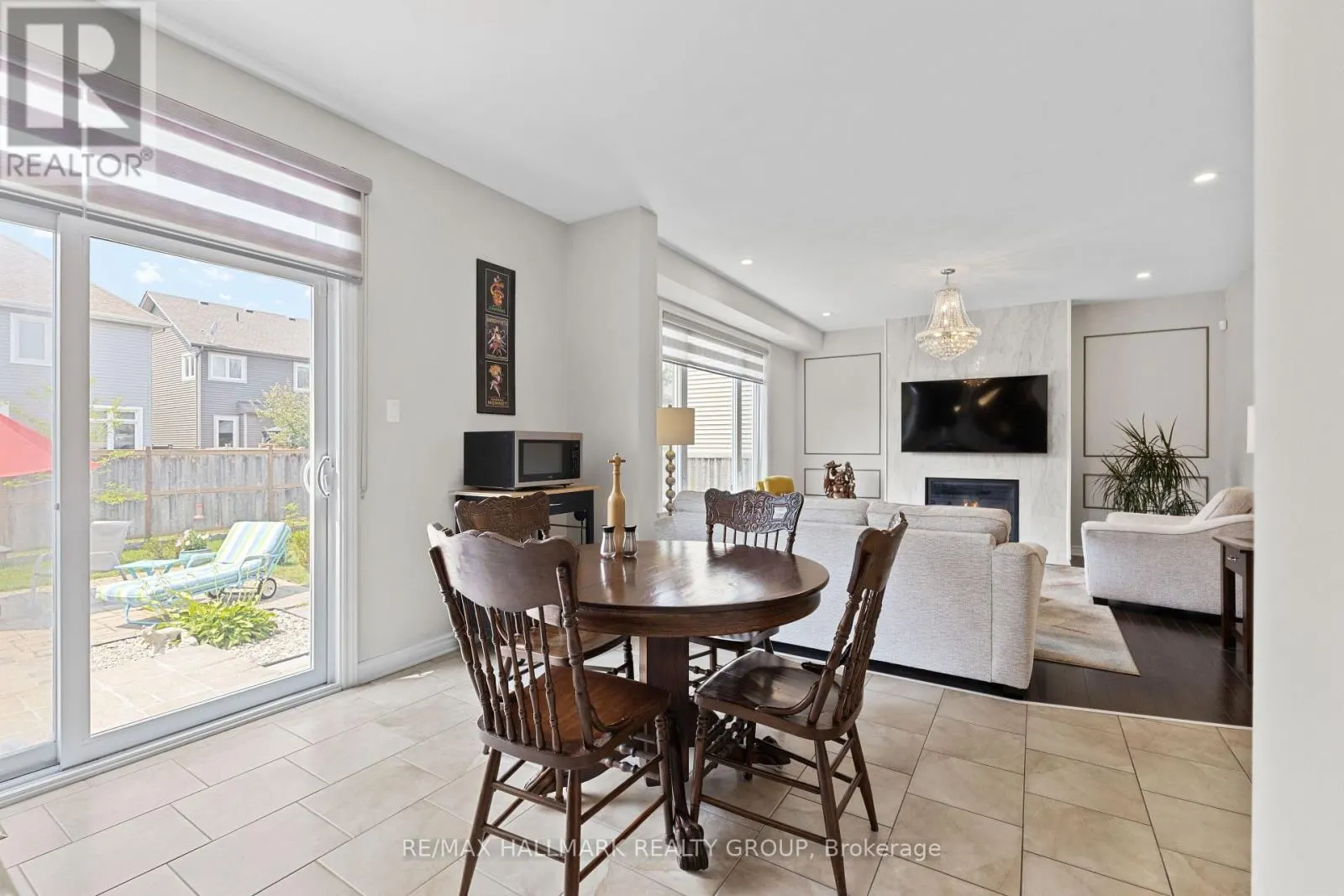 112 GRACEWOOD CRESCENT