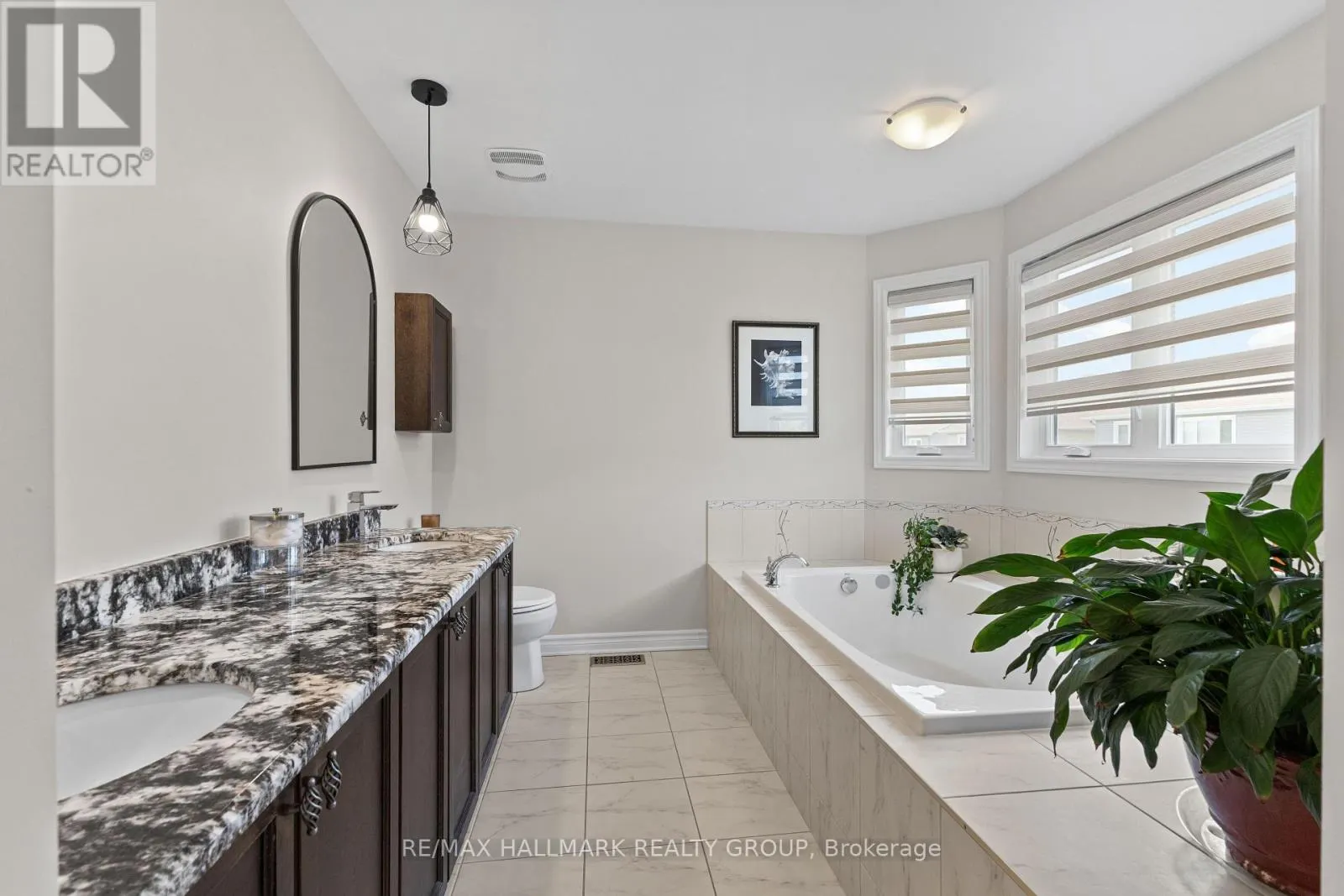 112 GRACEWOOD CRESCENT