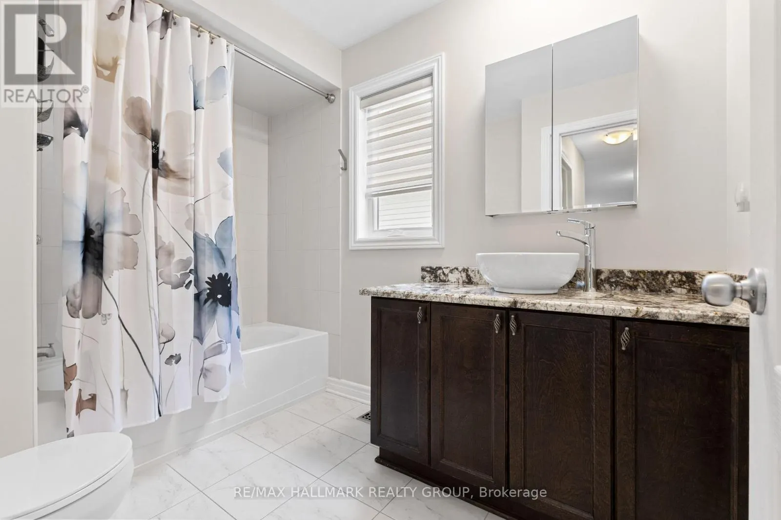 112 GRACEWOOD CRESCENT