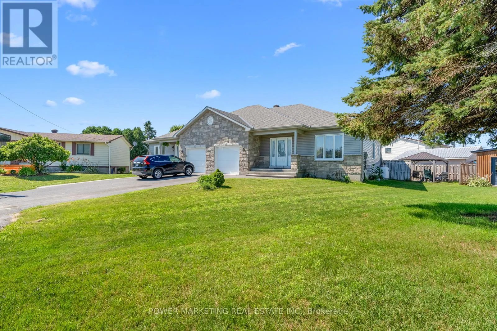 11 MADELEINE PLACE