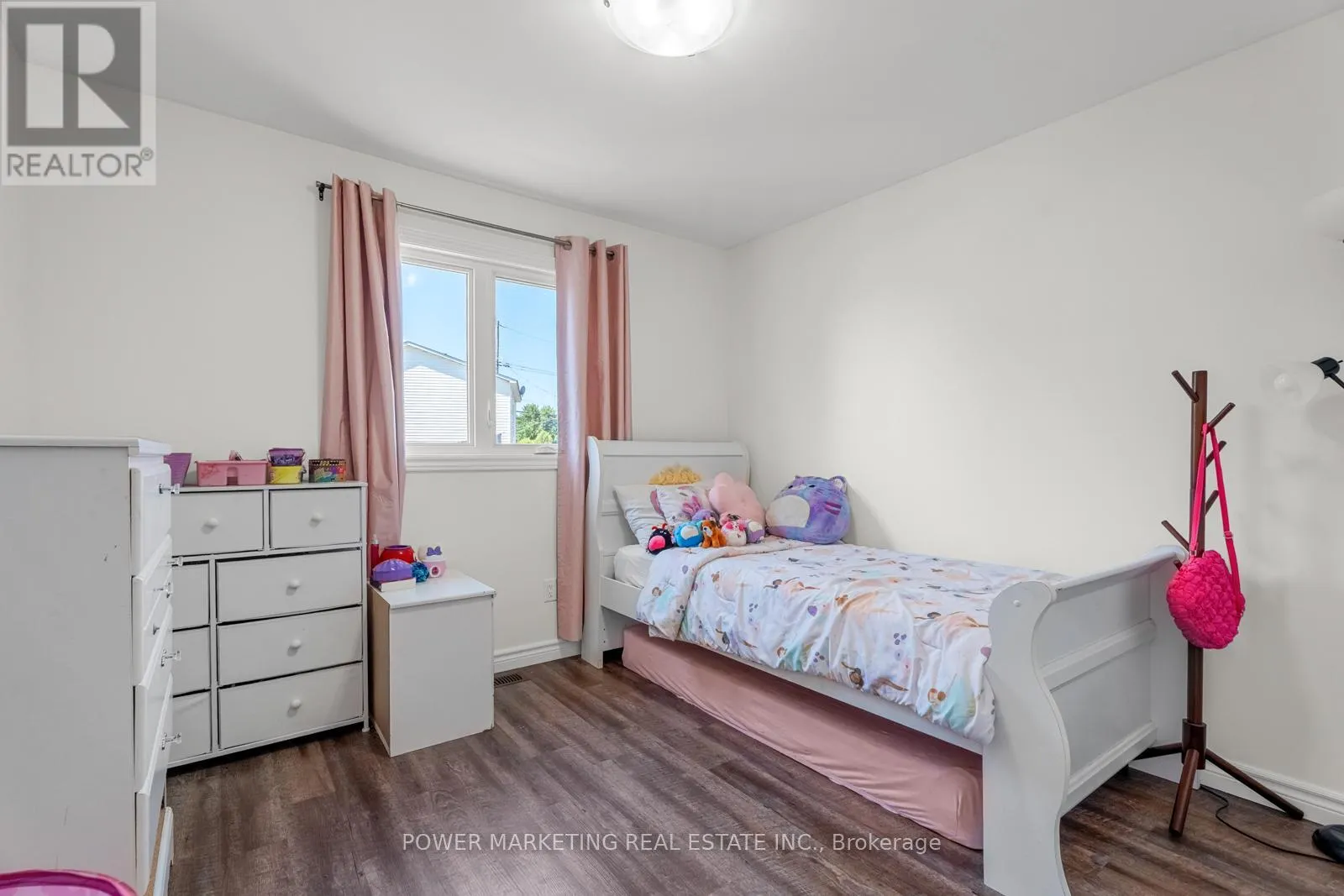 11 MADELEINE PLACE