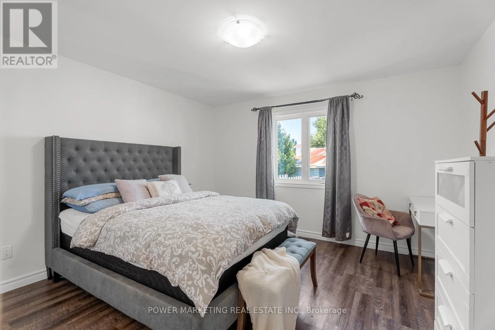 11 MADELEINE PLACE