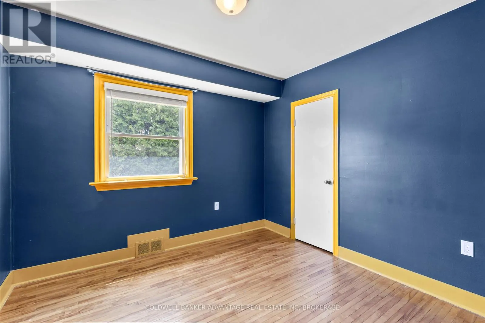 302 MAIN STREET E