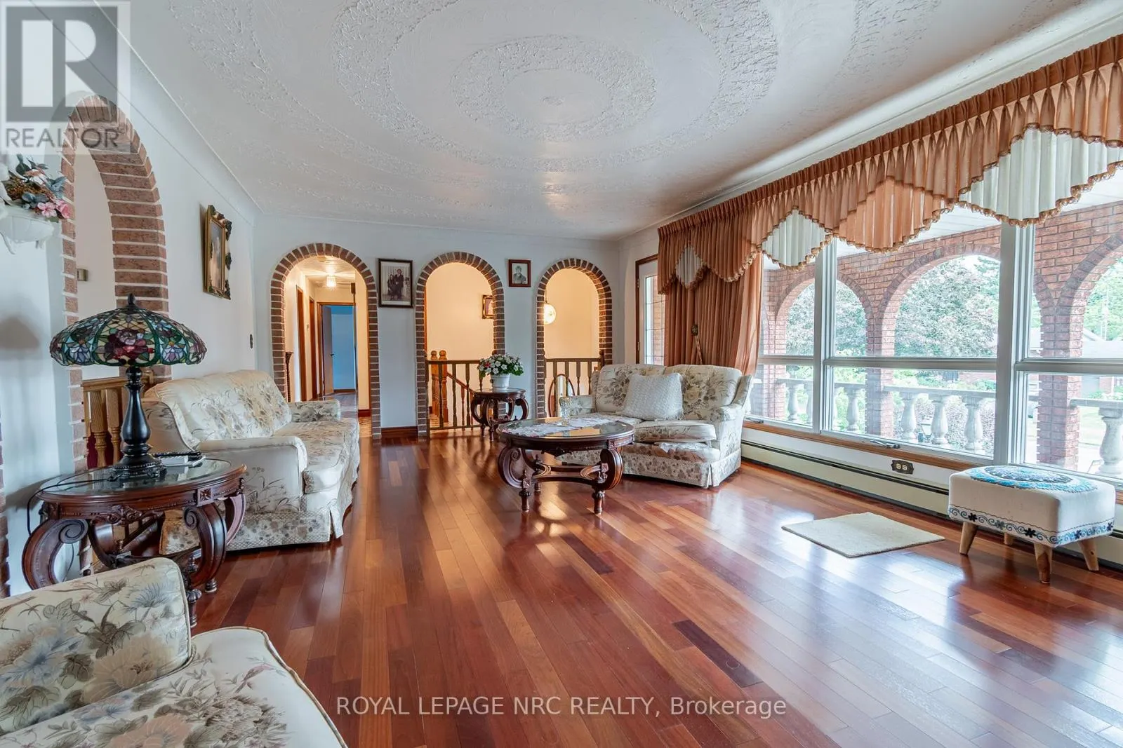 32 GASPARE DRIVE