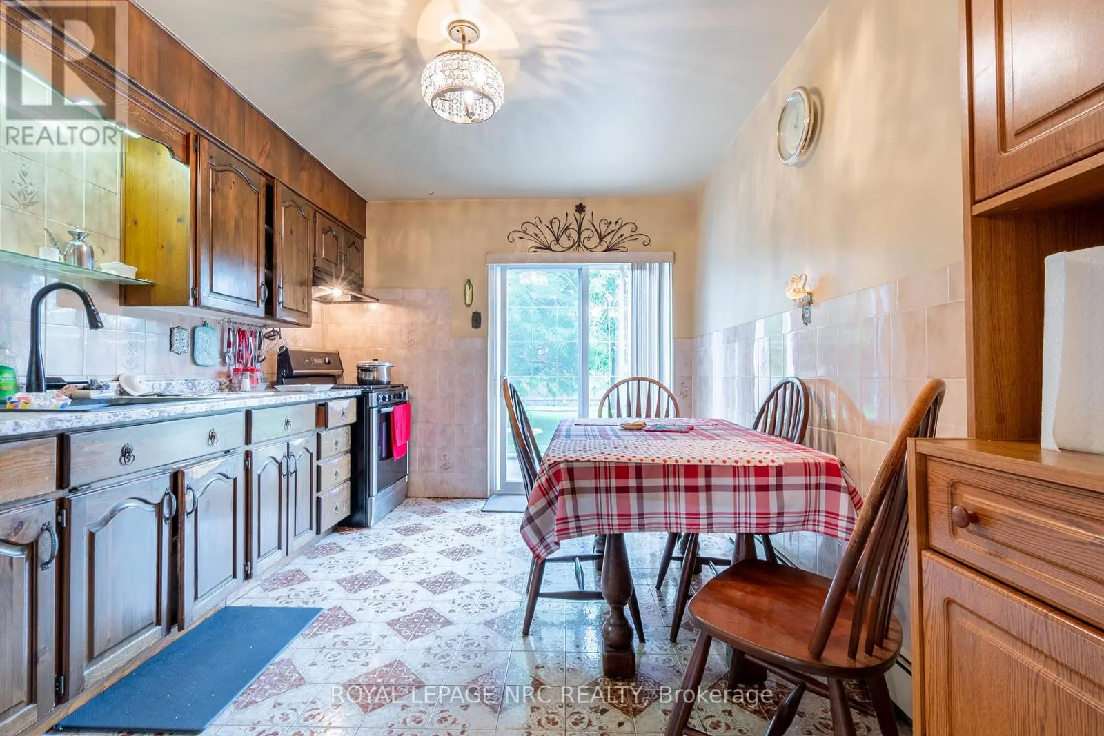 32 GASPARE DRIVE