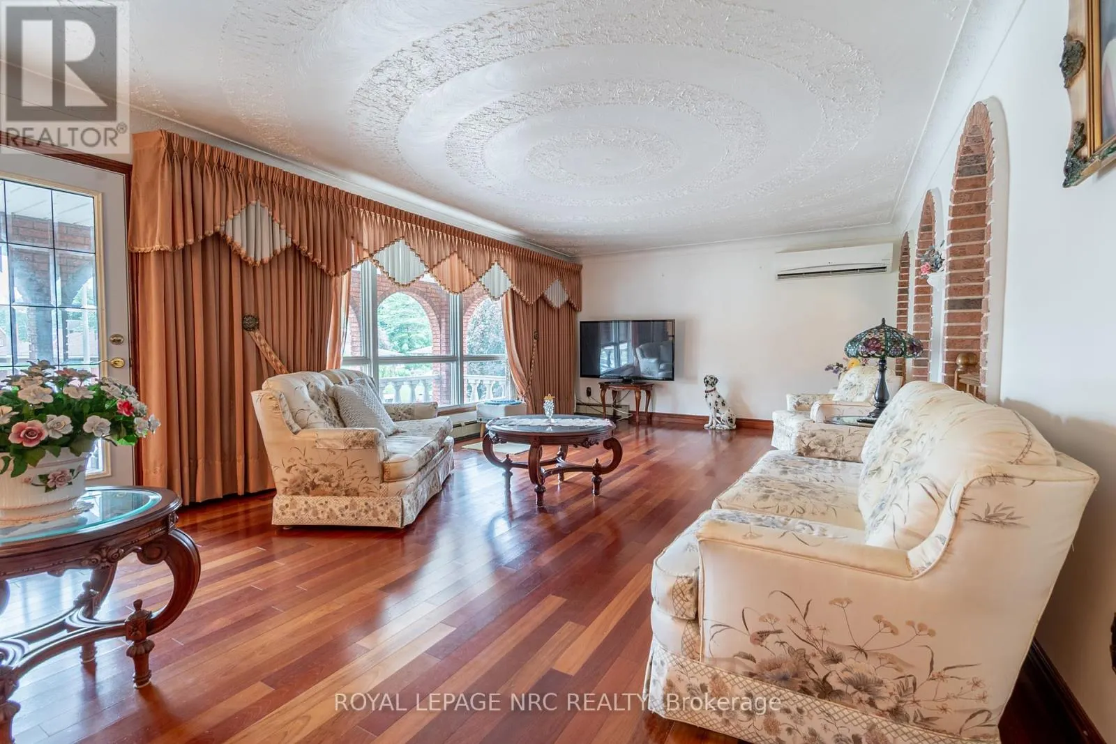 32 GASPARE DRIVE