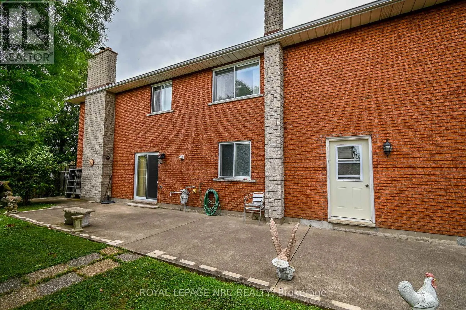 32 GASPARE DRIVE