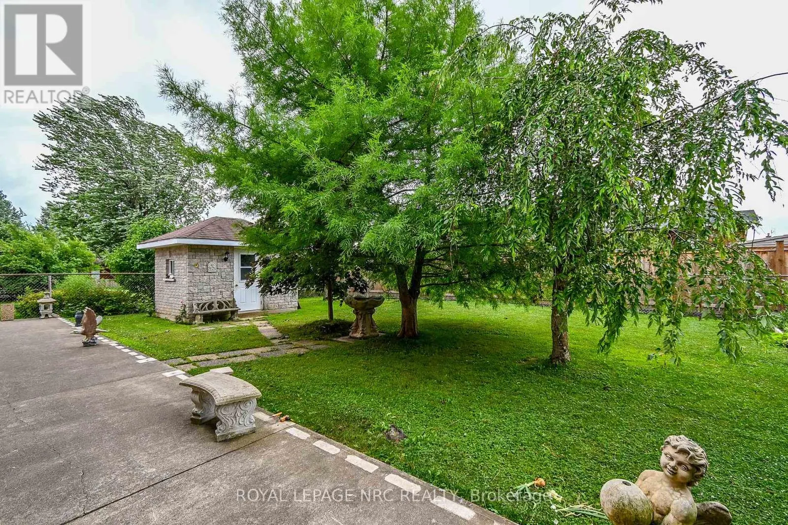 32 GASPARE DRIVE
