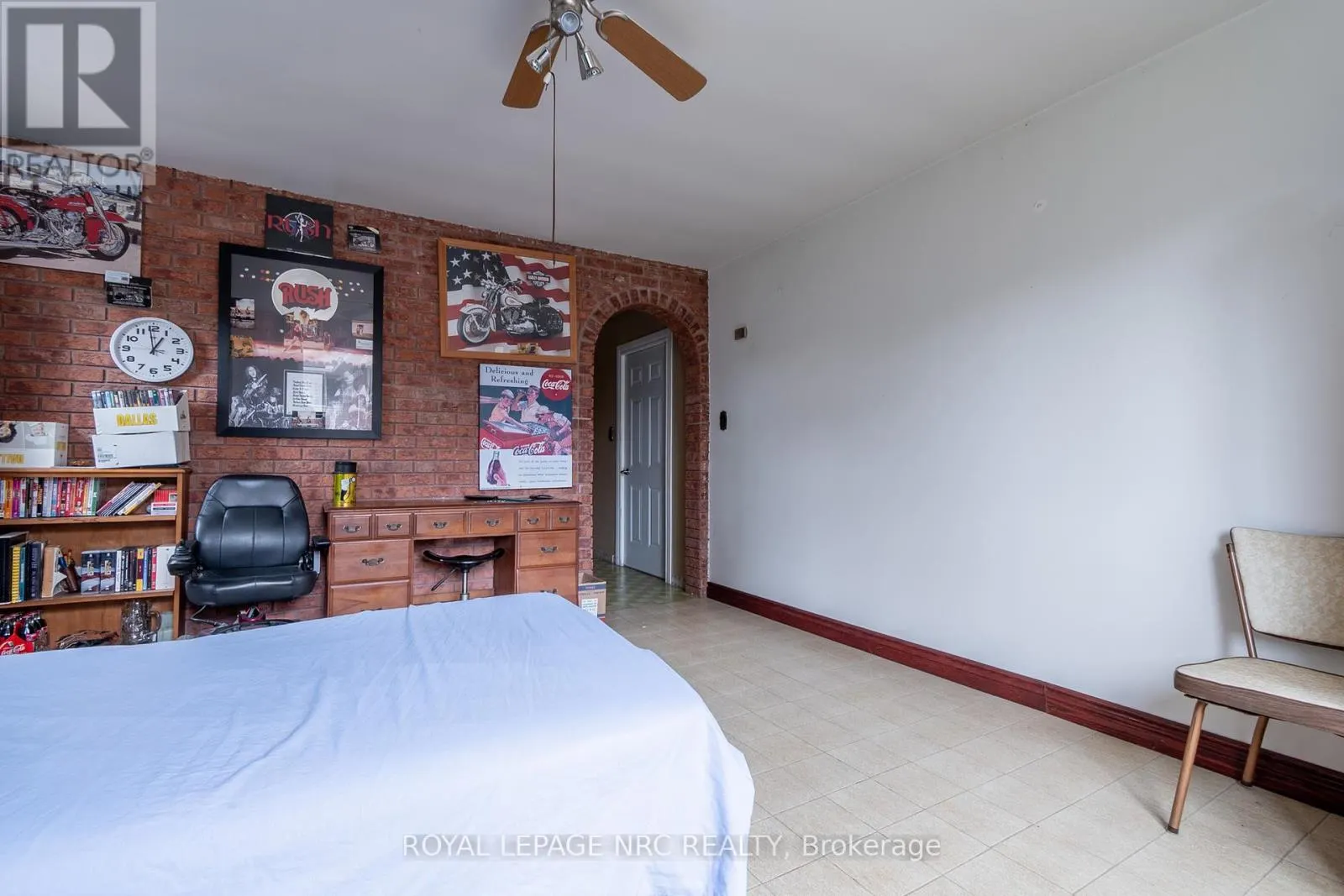 32 GASPARE DRIVE