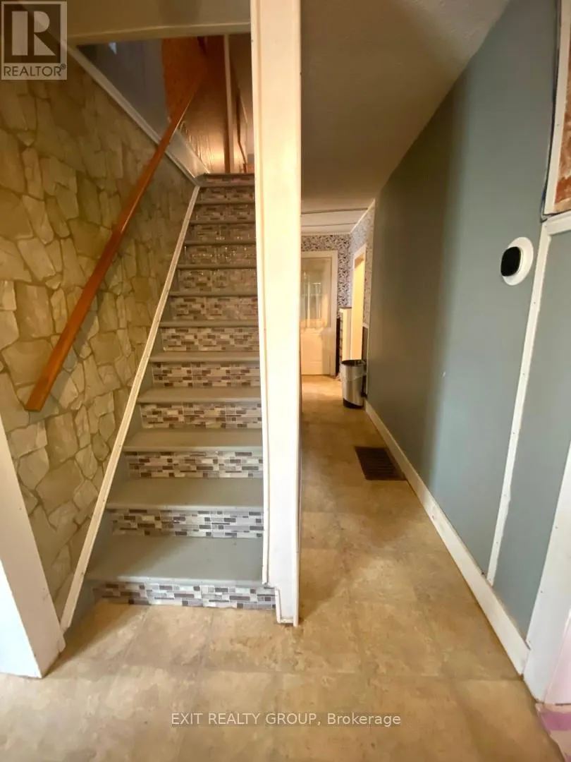 33 GLASTONBURY ROAD