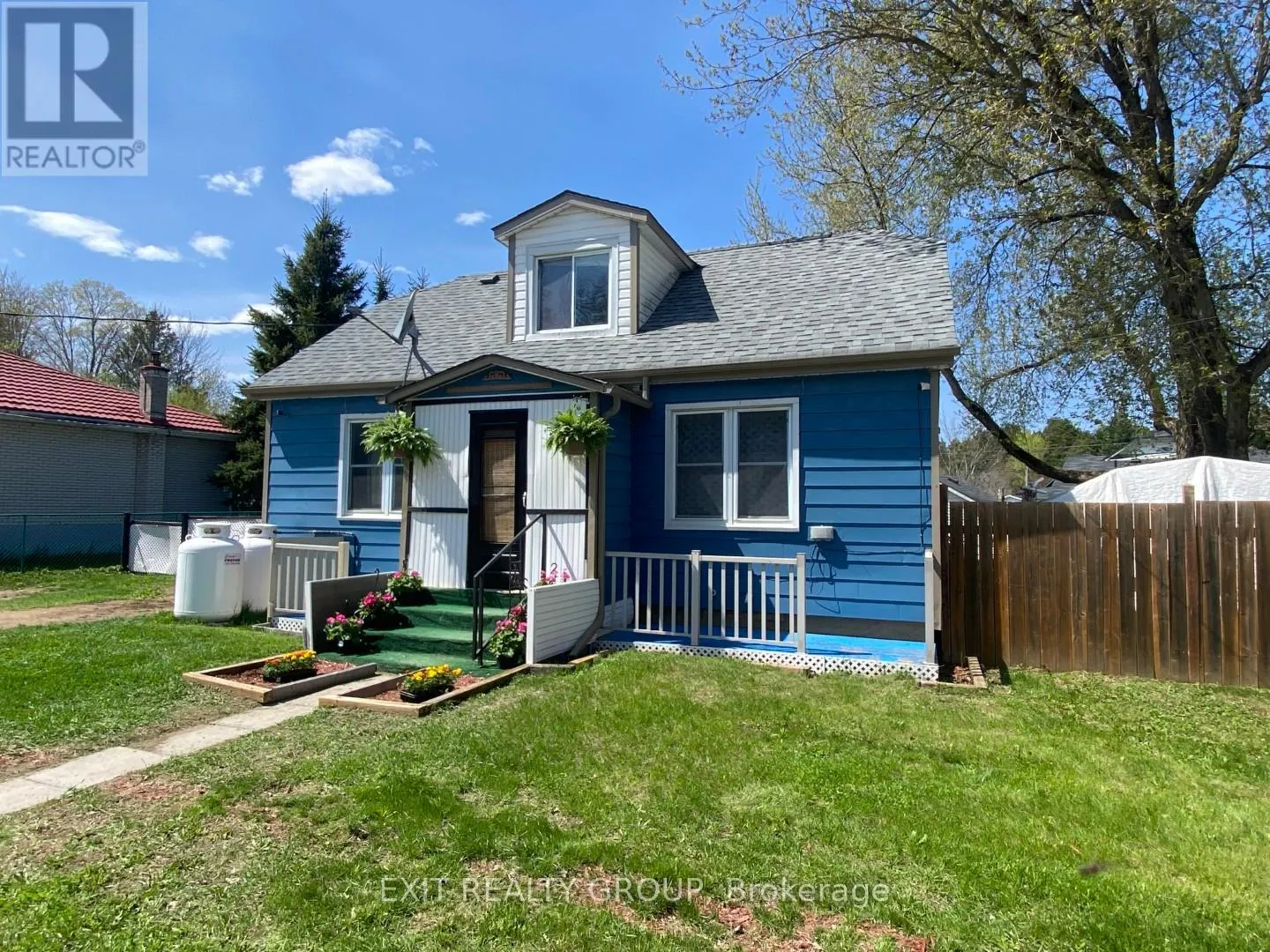 33 GLASTONBURY ROAD