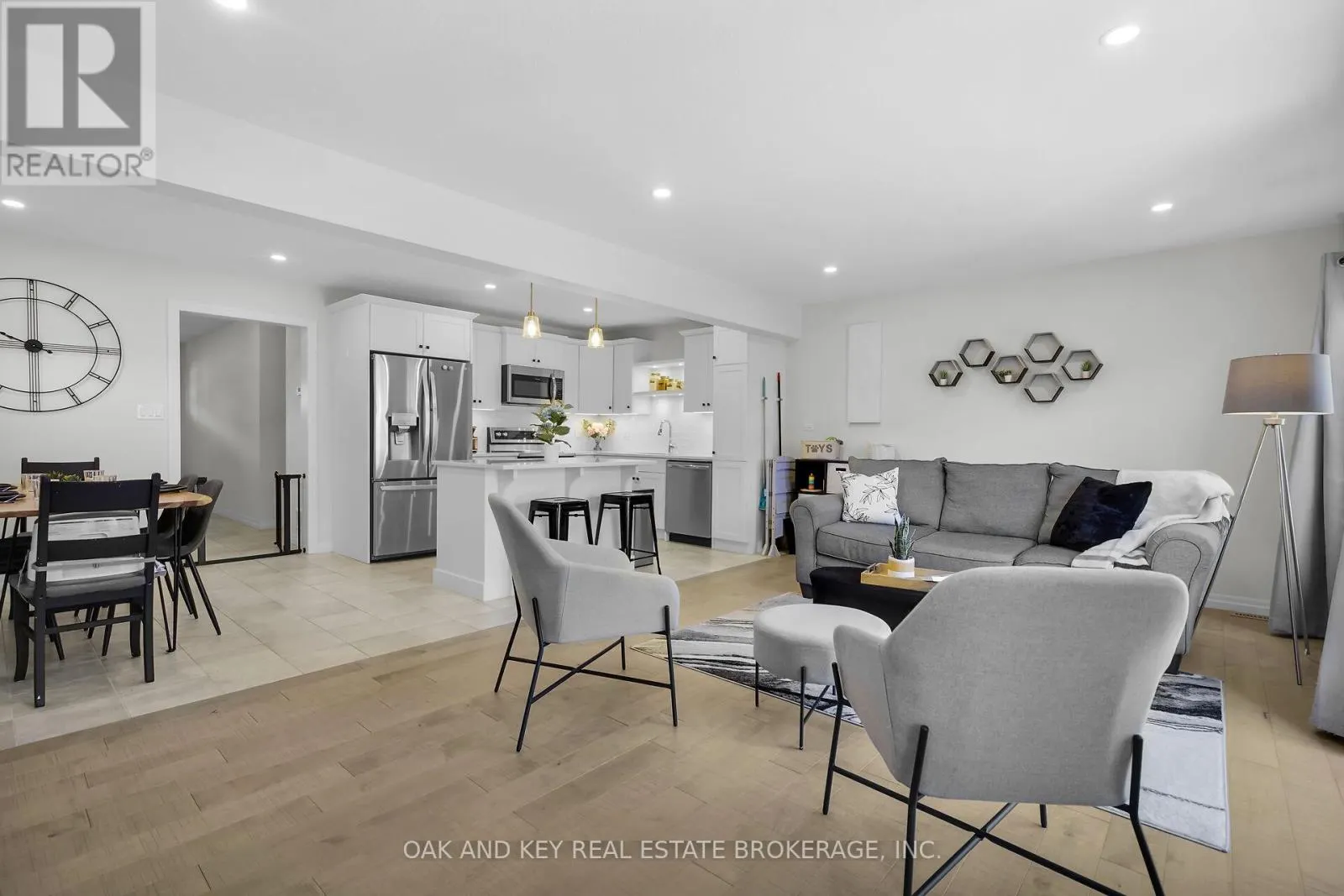 11 CHARTER CREEK COURT