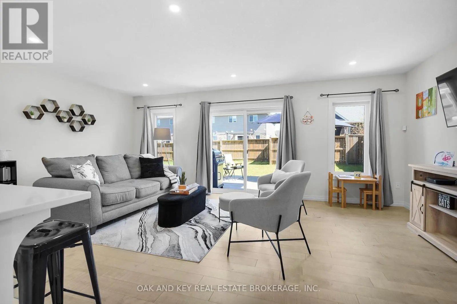 11 CHARTER CREEK COURT
