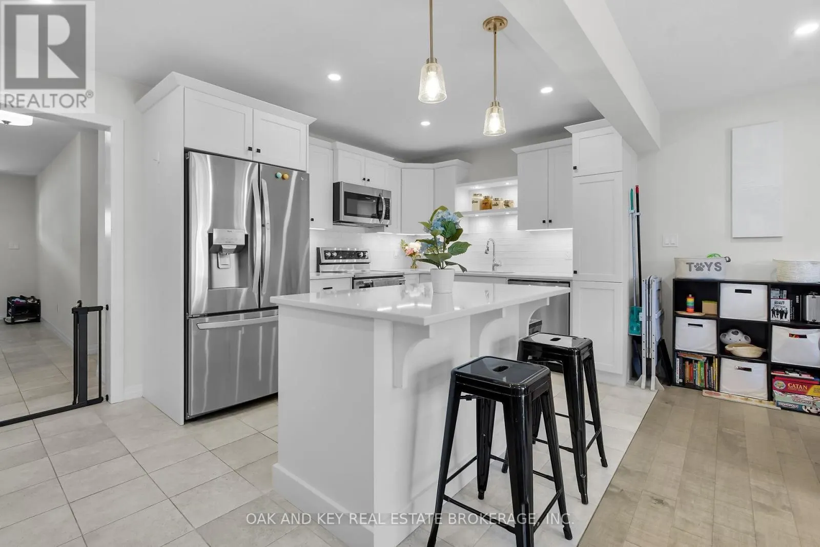 11 CHARTER CREEK COURT