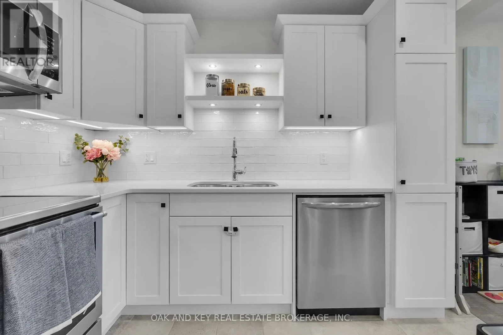 11 CHARTER CREEK COURT