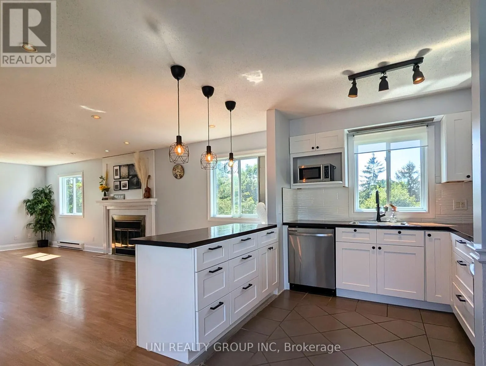 120 CASTLEGREEN PRIVATE