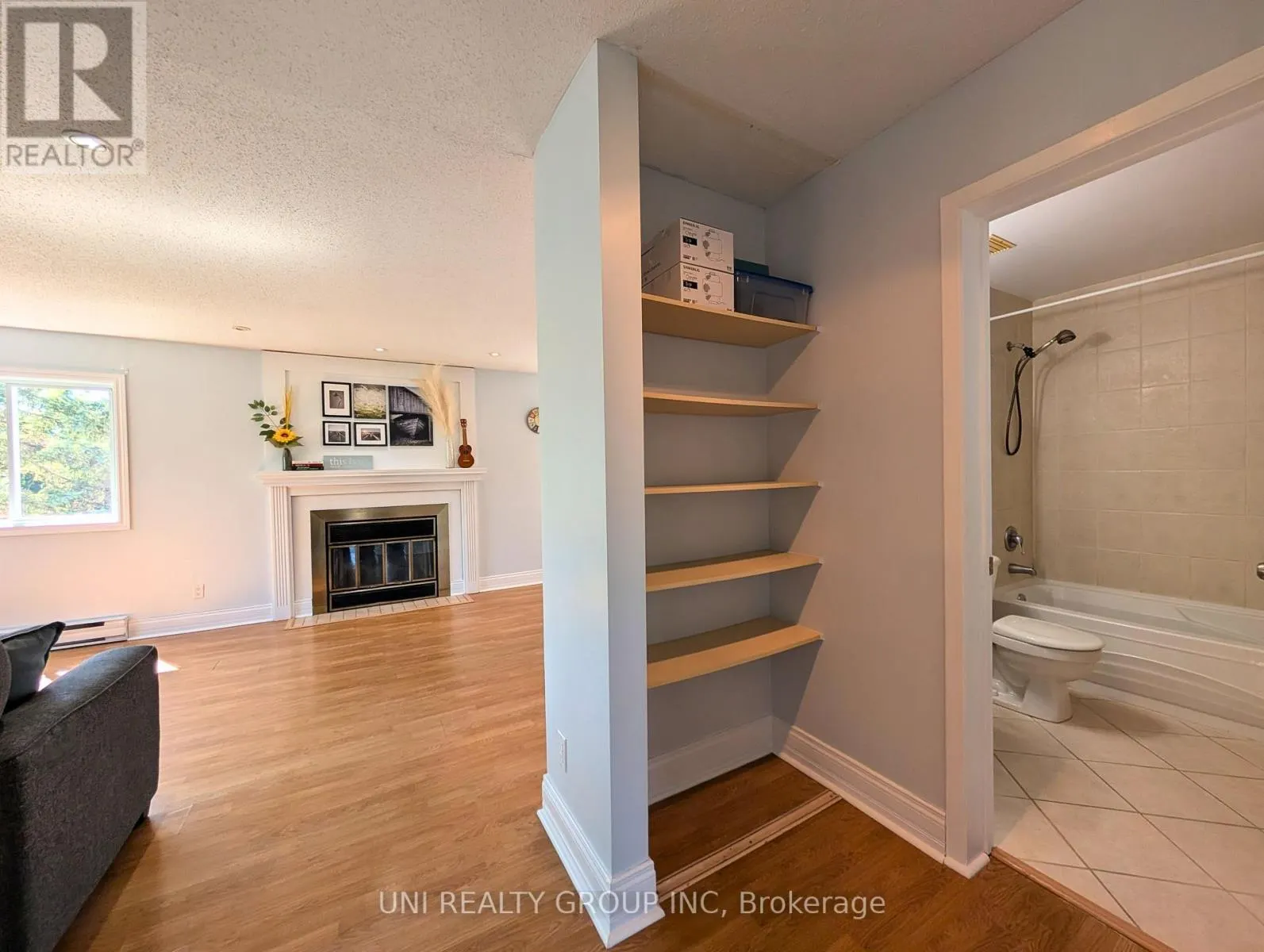 120 CASTLEGREEN PRIVATE
