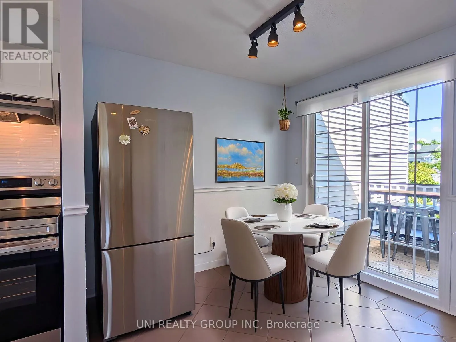 120 CASTLEGREEN PRIVATE