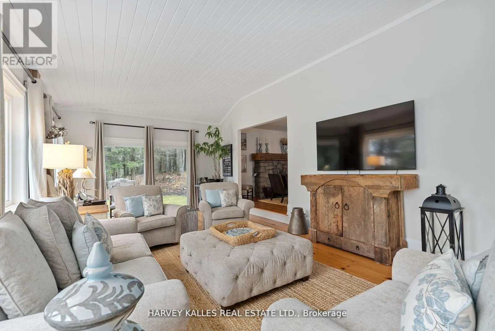 UNIT 2 - 2045 MUSKOKA RD 118W