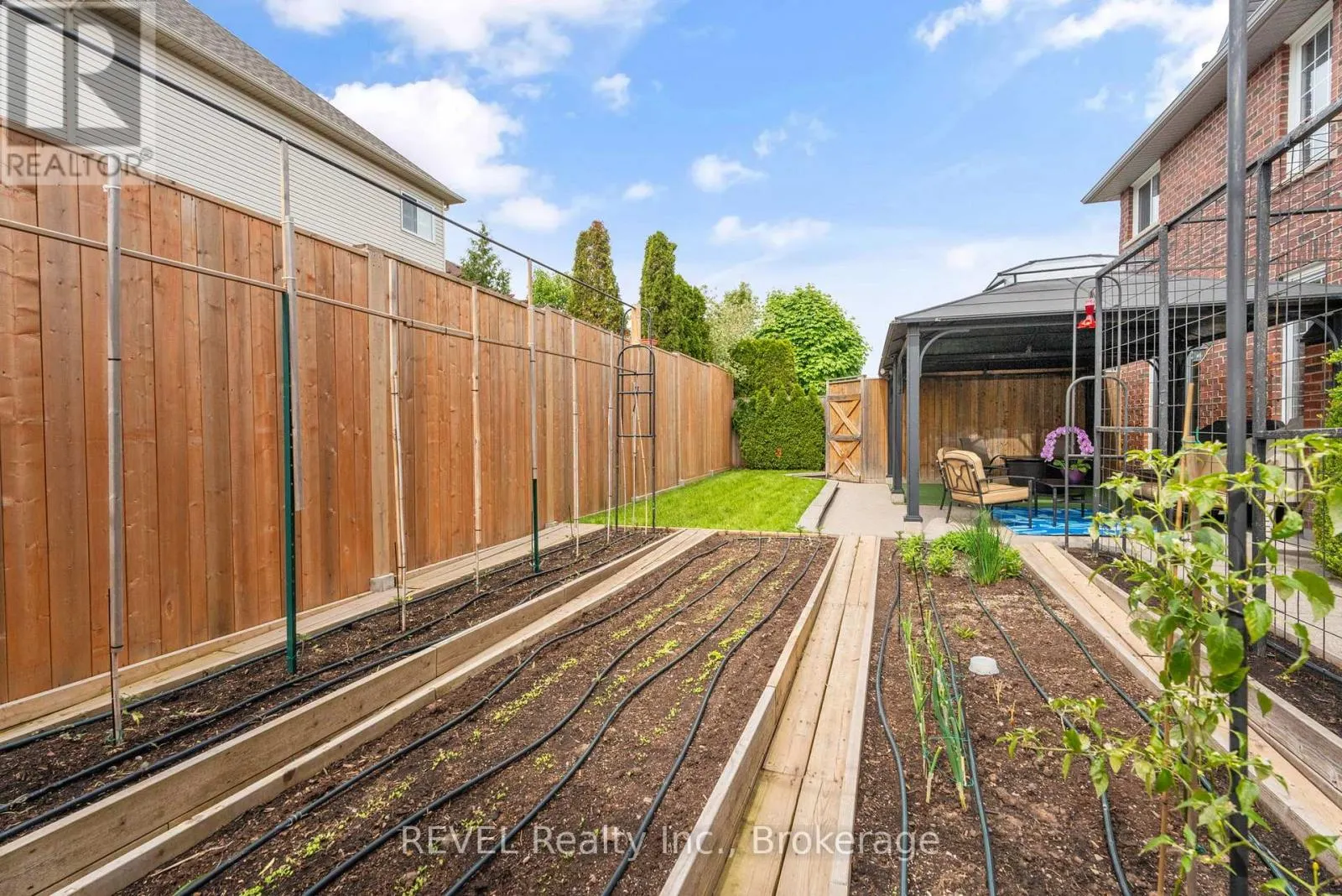 42 VINIFERA DRIVE