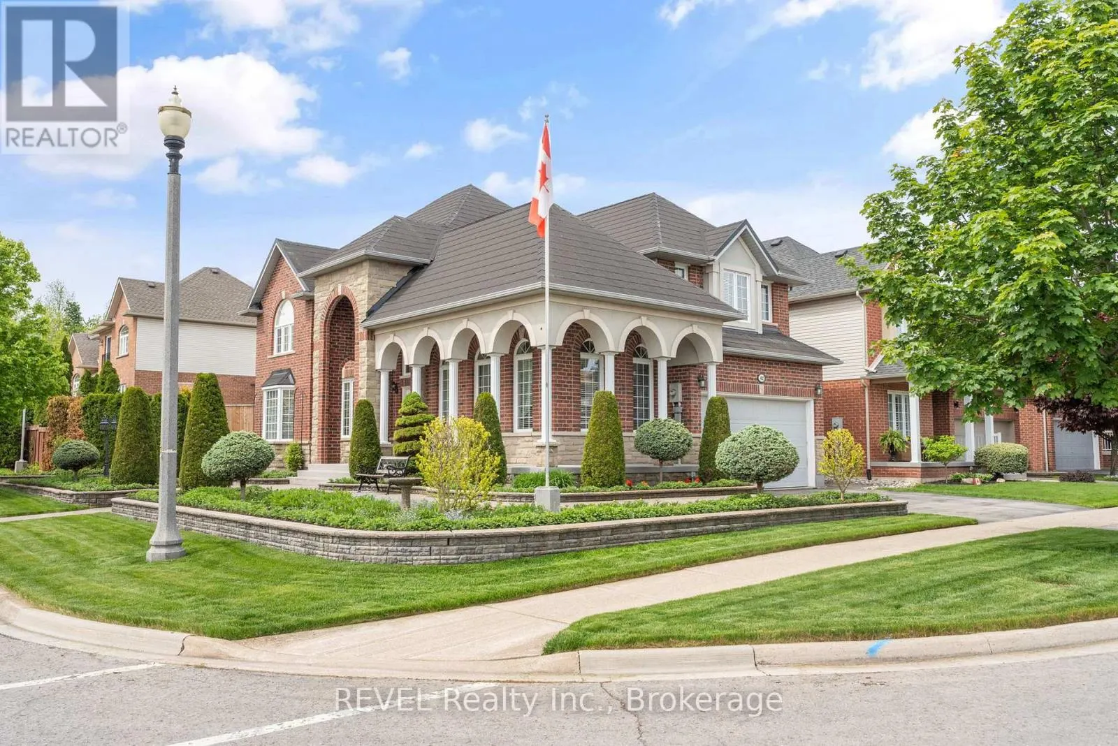 42 VINIFERA DRIVE