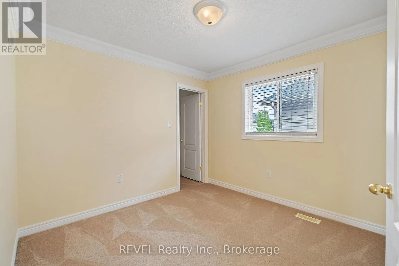 42 VINIFERA DRIVE