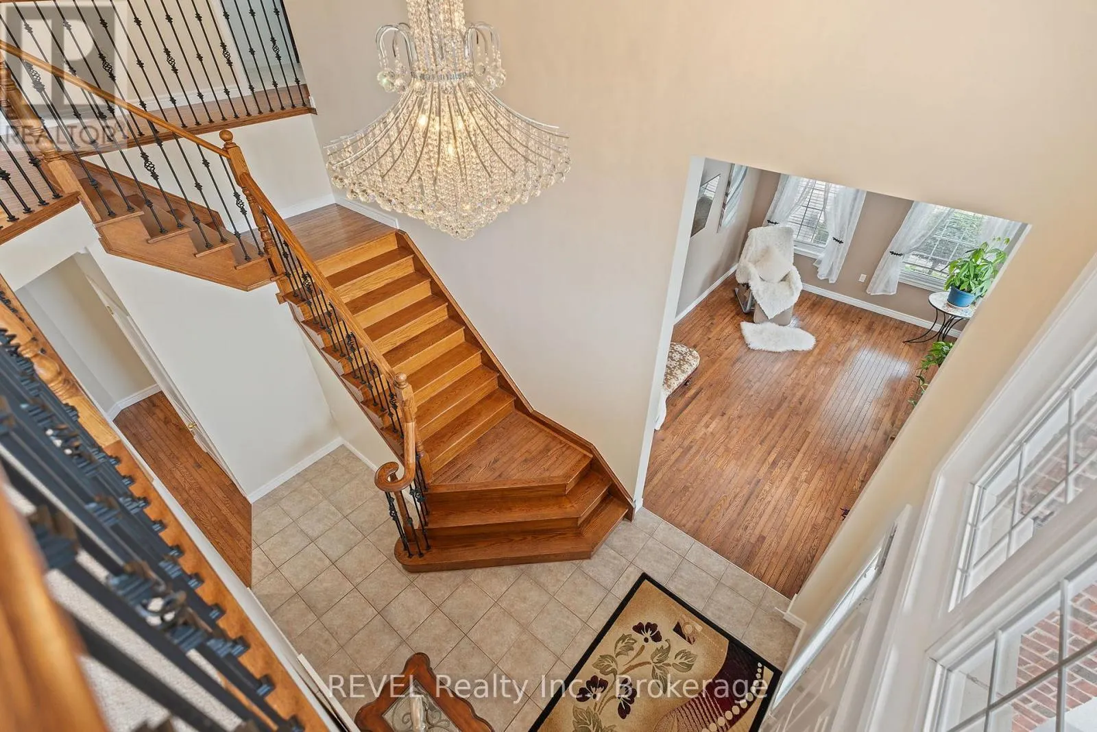 42 VINIFERA DRIVE