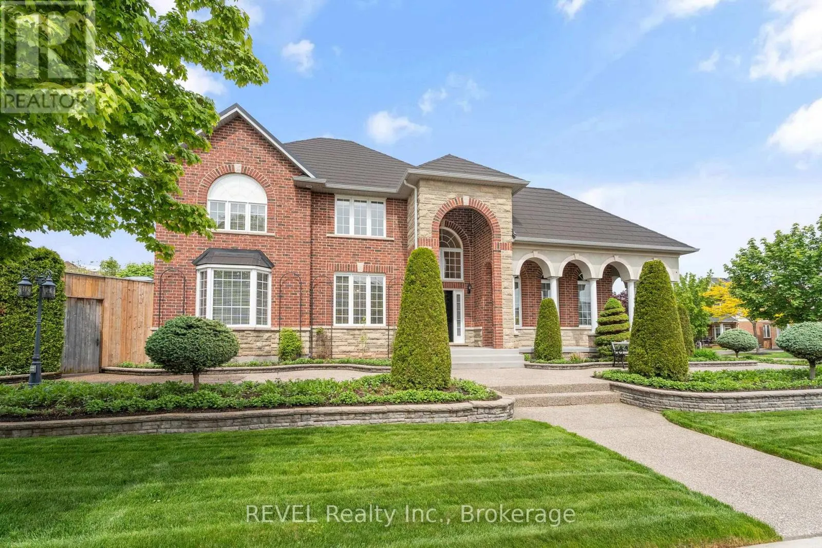 42 VINIFERA DRIVE