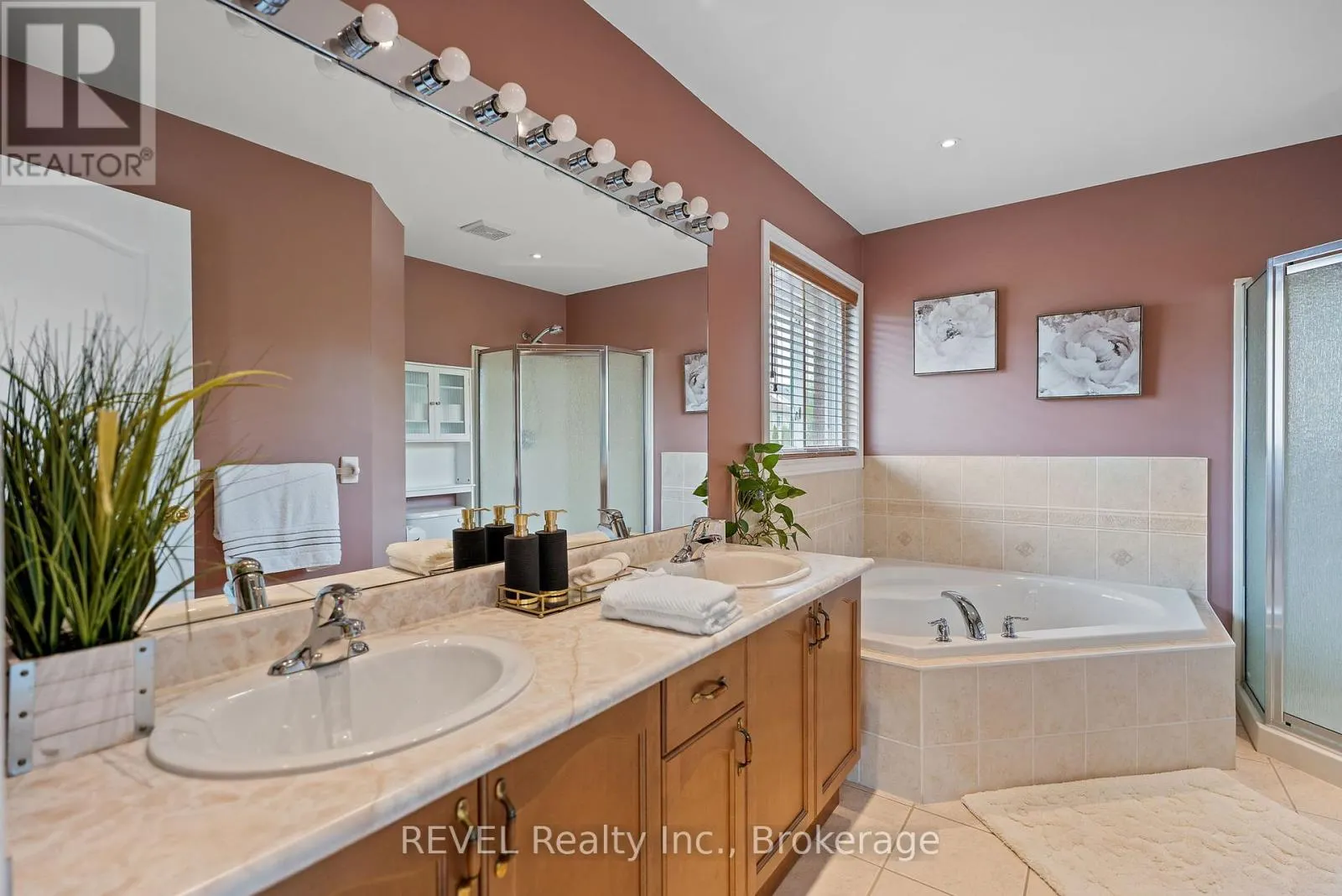 42 VINIFERA DRIVE