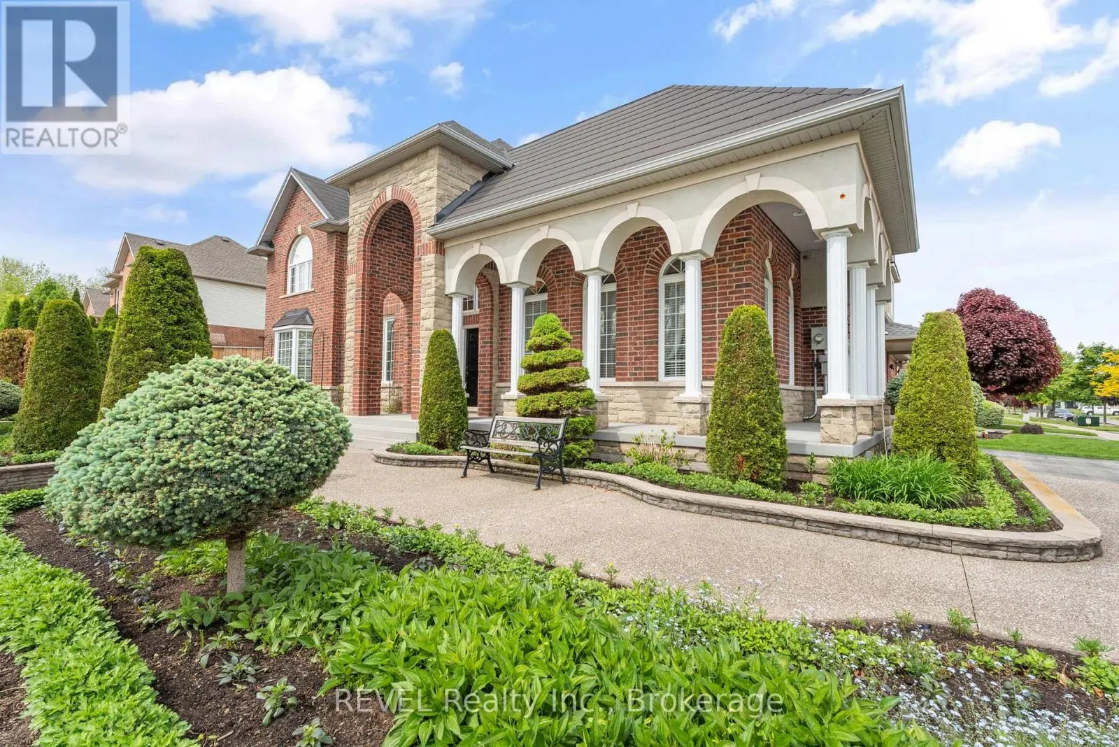 42 VINIFERA DRIVE