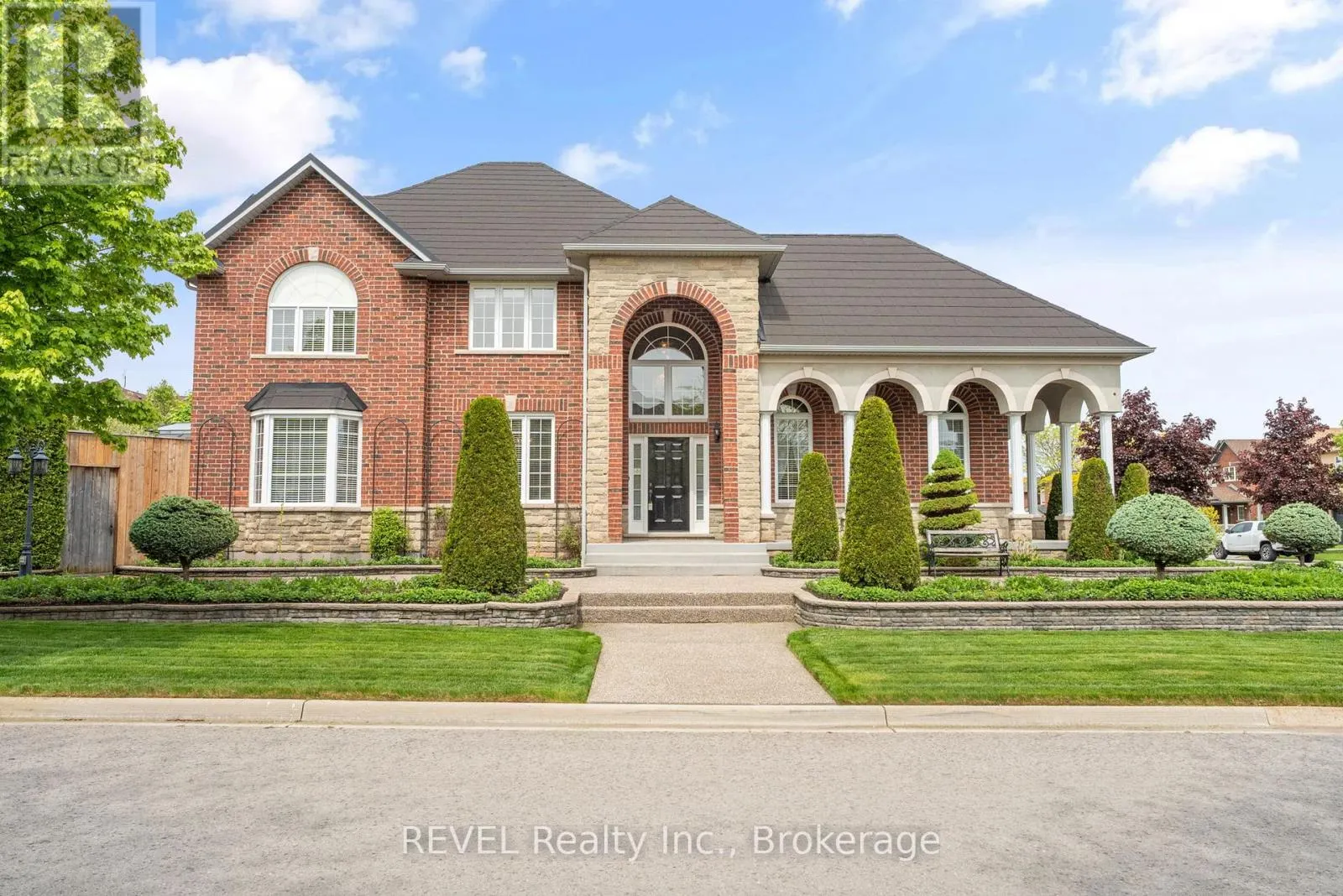 42 VINIFERA DRIVE