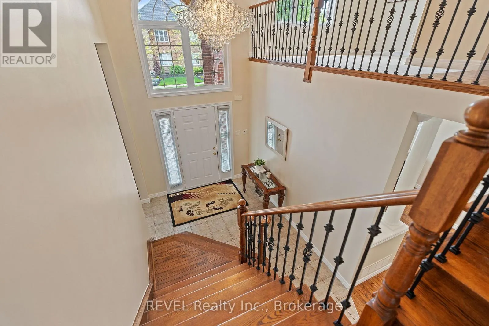 42 VINIFERA DRIVE