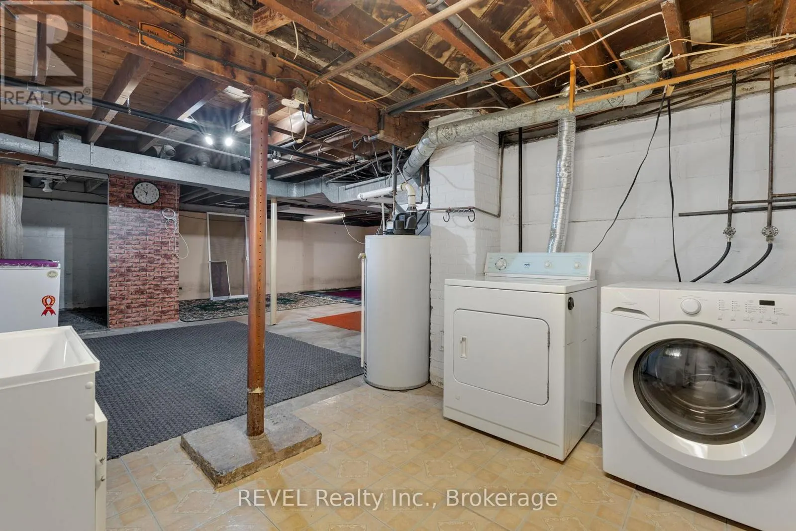 239 BECKEN CRESCENT