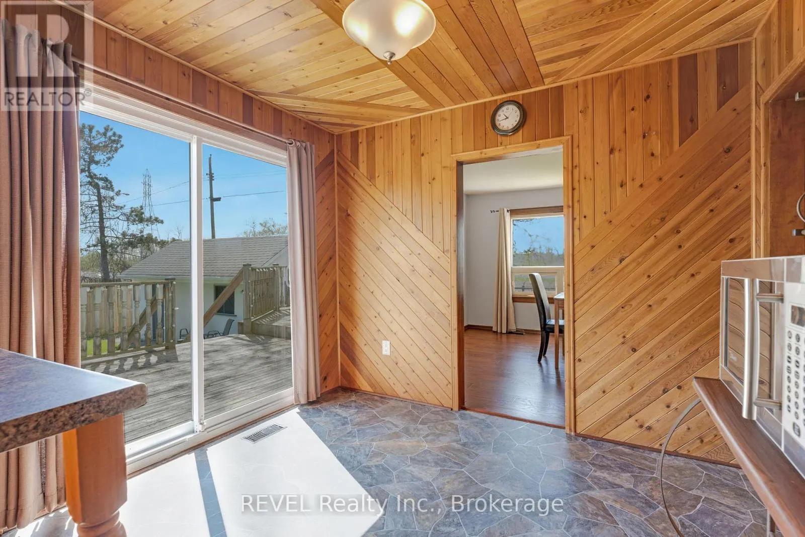 239 BECKEN CRESCENT