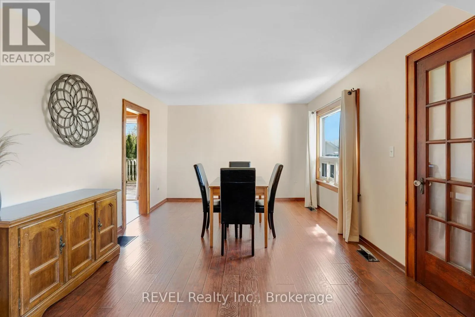 239 BECKEN CRESCENT