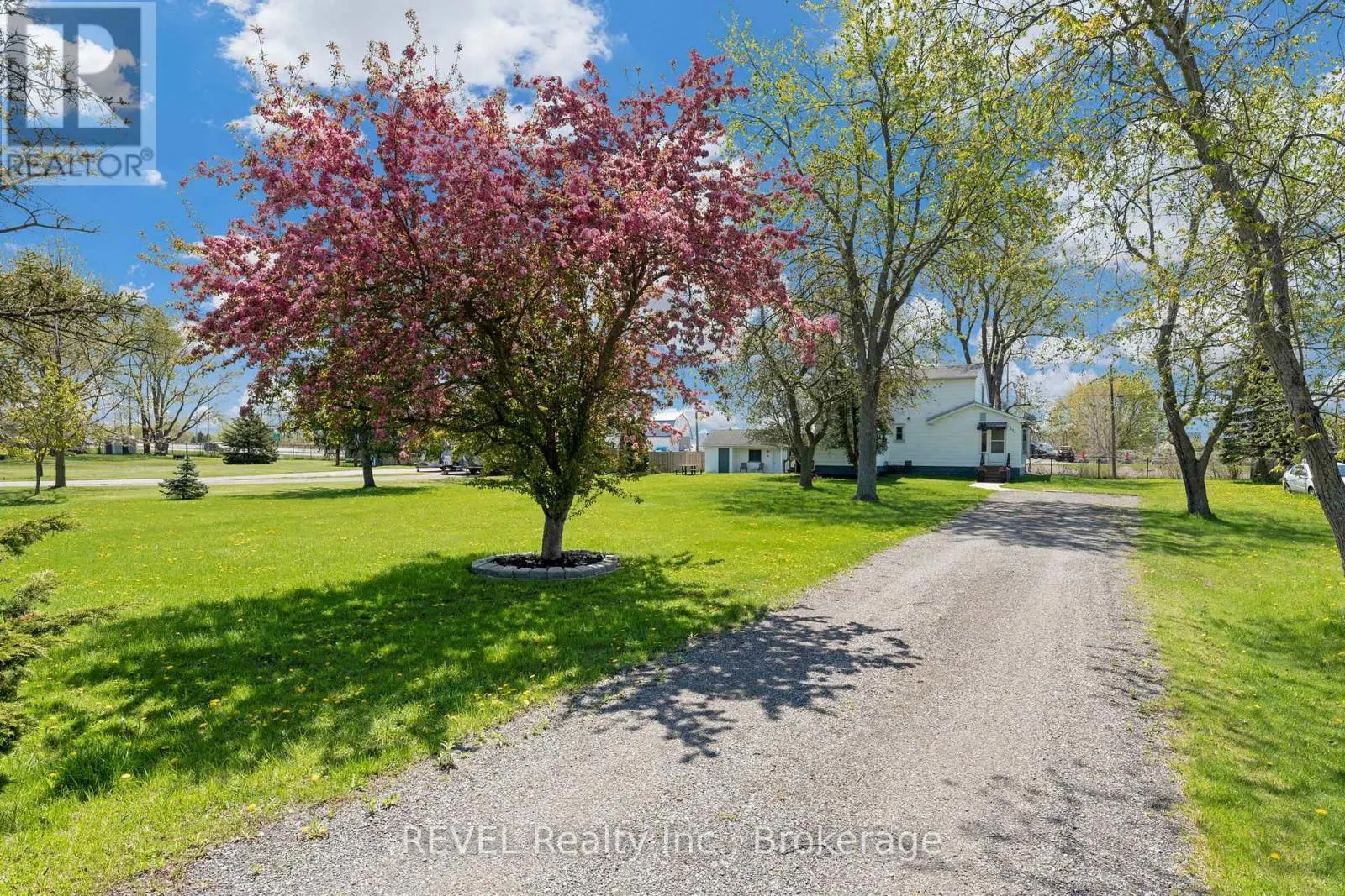 239 BECKEN CRESCENT