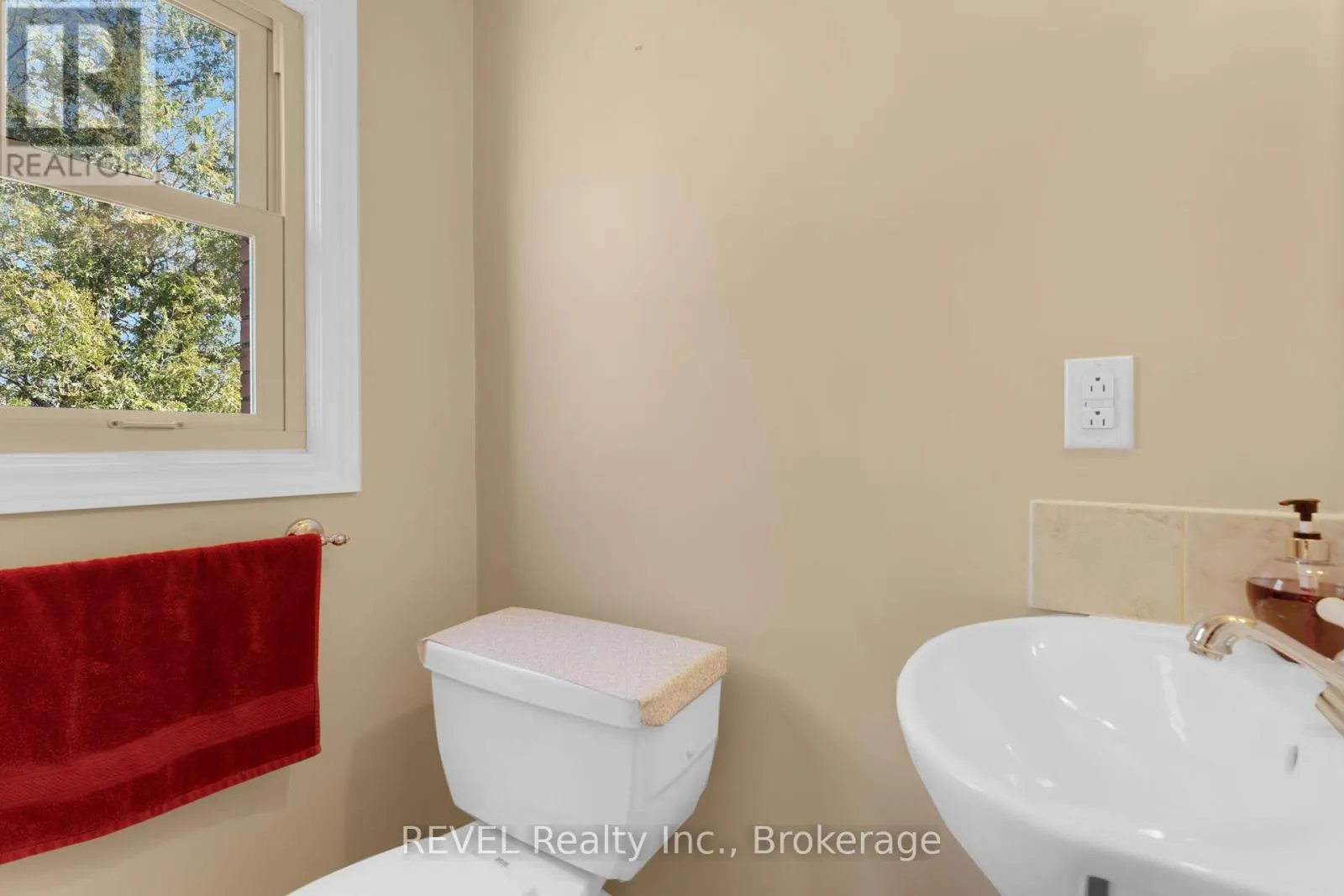 239 BECKEN CRESCENT