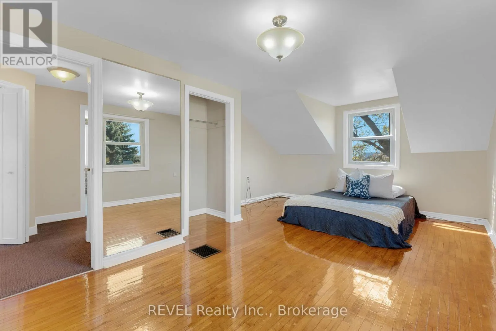 239 BECKEN CRESCENT