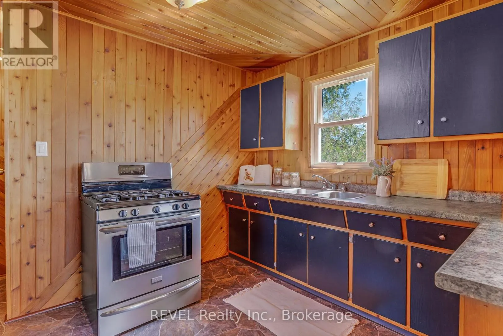 239 BECKEN CRESCENT