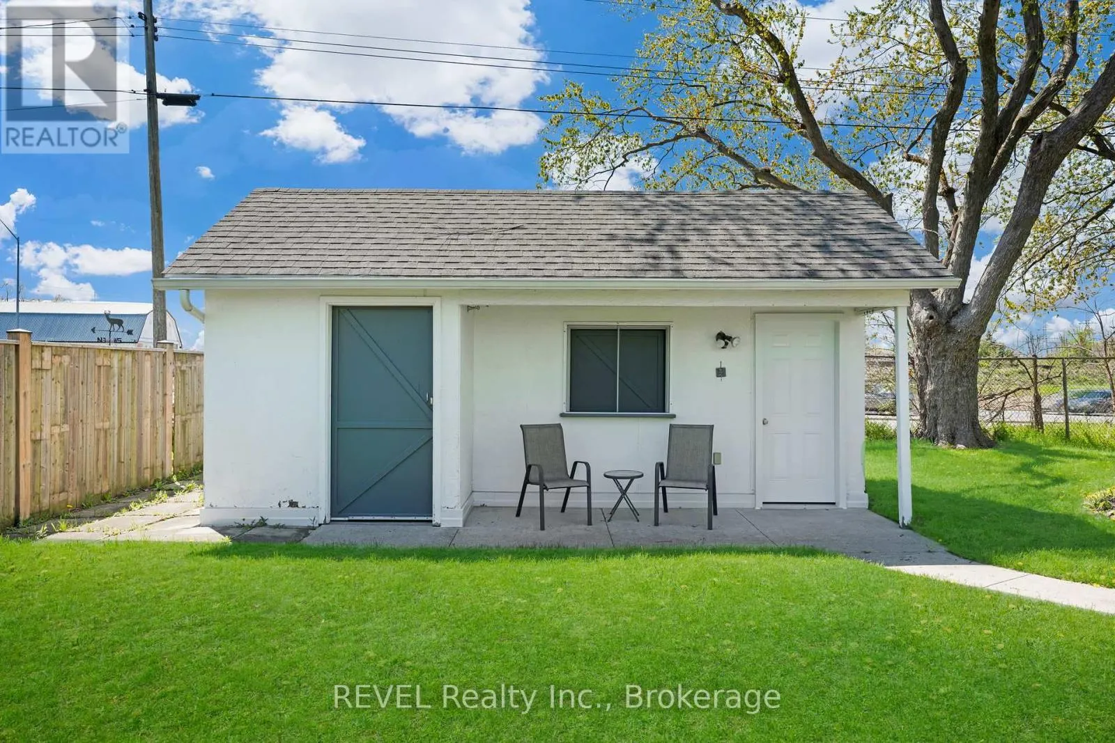 239 BECKEN CRESCENT
