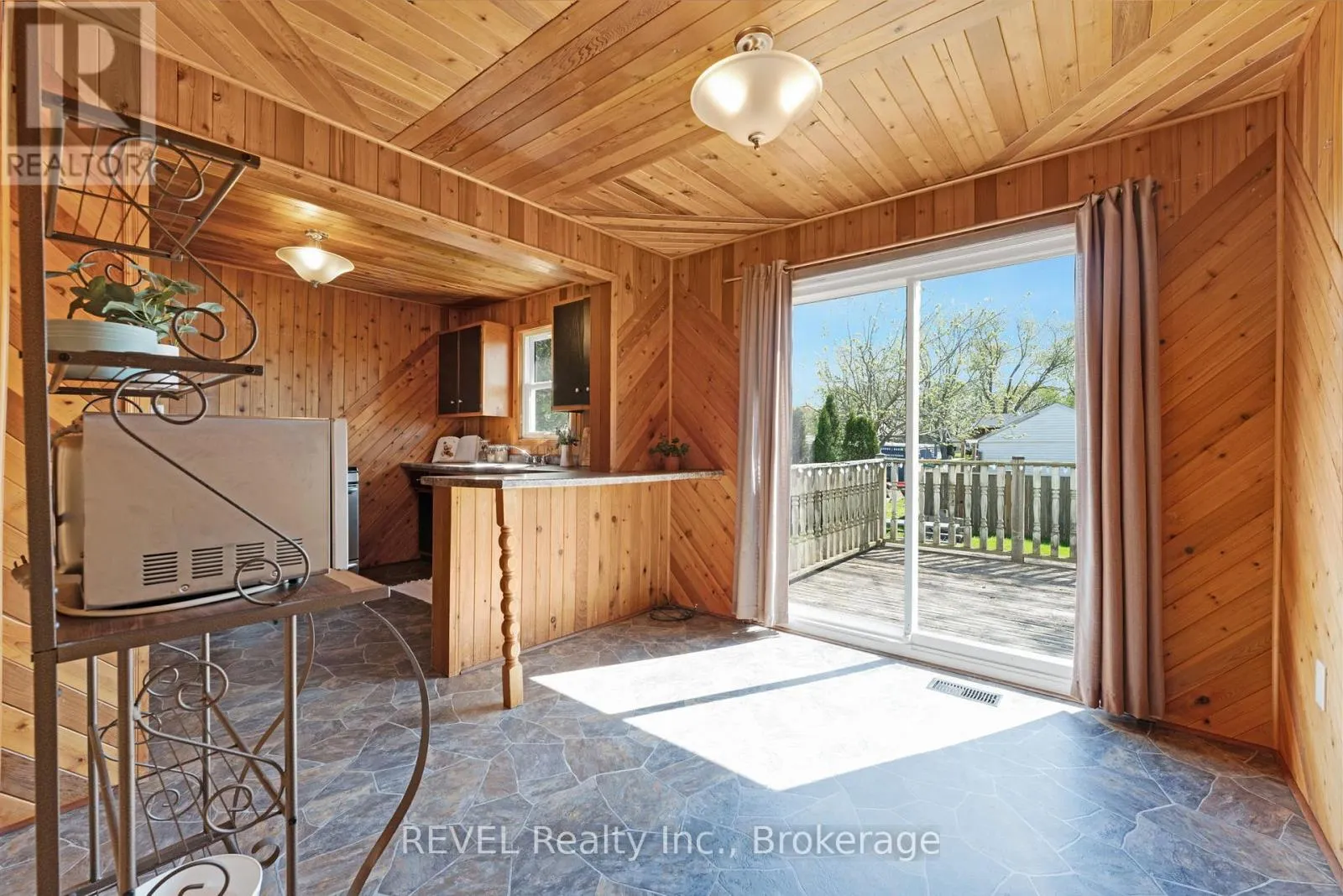 239 BECKEN CRESCENT