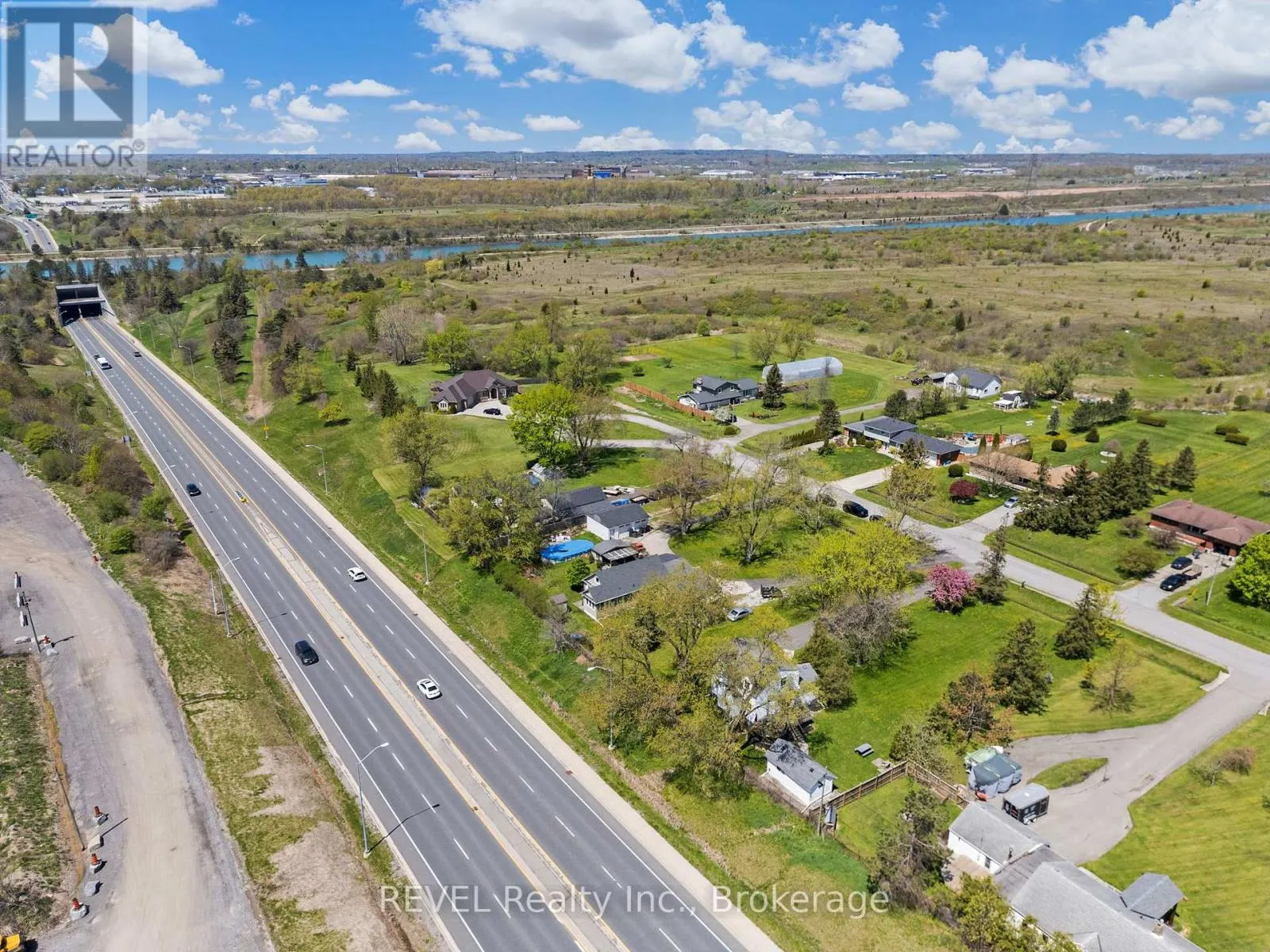 239 BECKEN CRESCENT