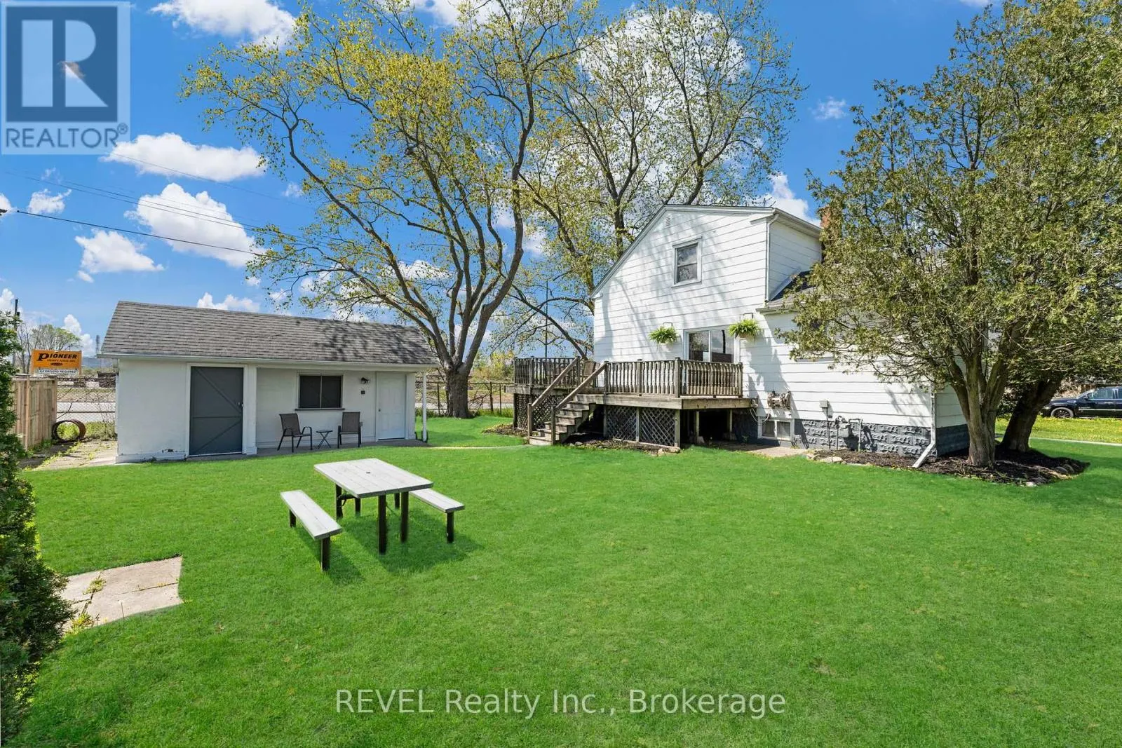 239 BECKEN CRESCENT