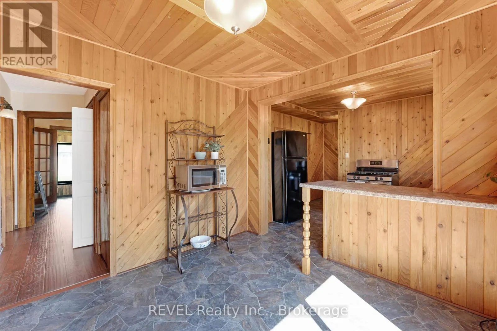 239 BECKEN CRESCENT