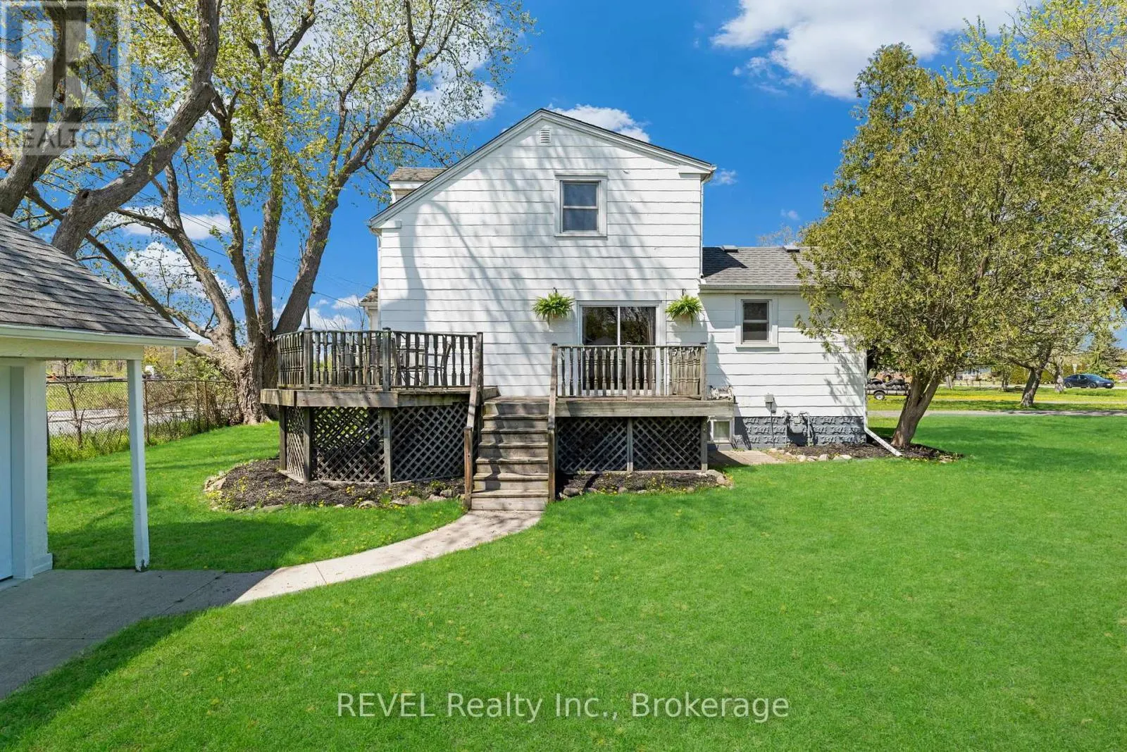 239 BECKEN CRESCENT