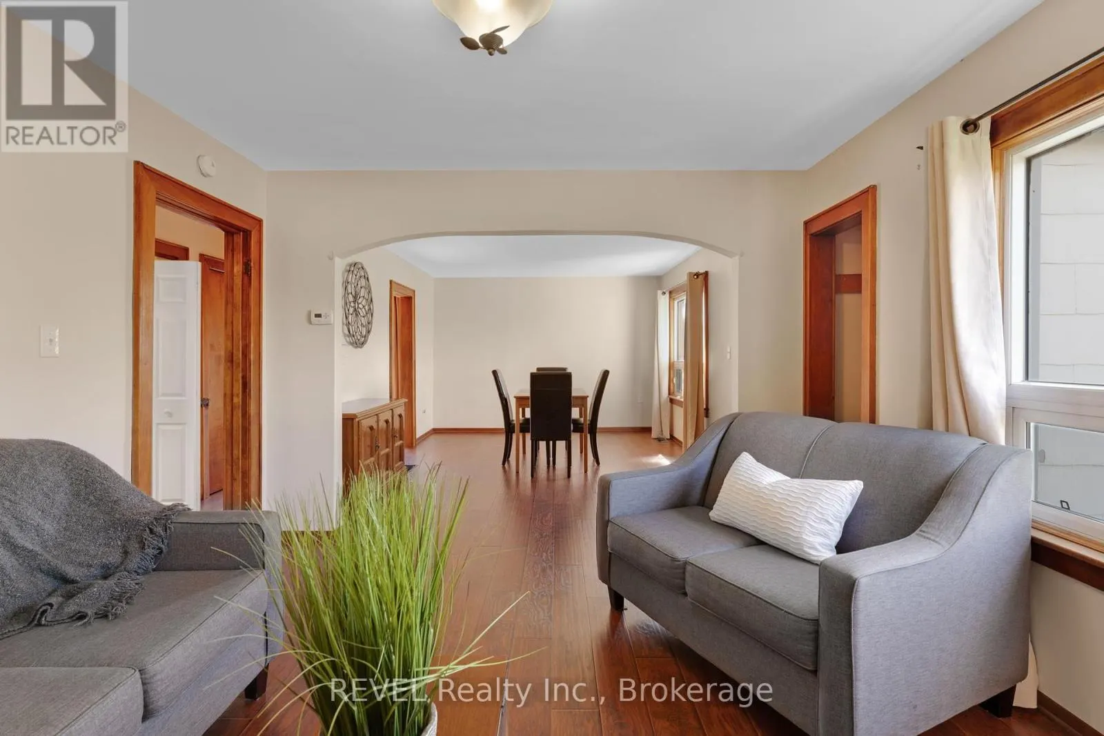 239 BECKEN CRESCENT