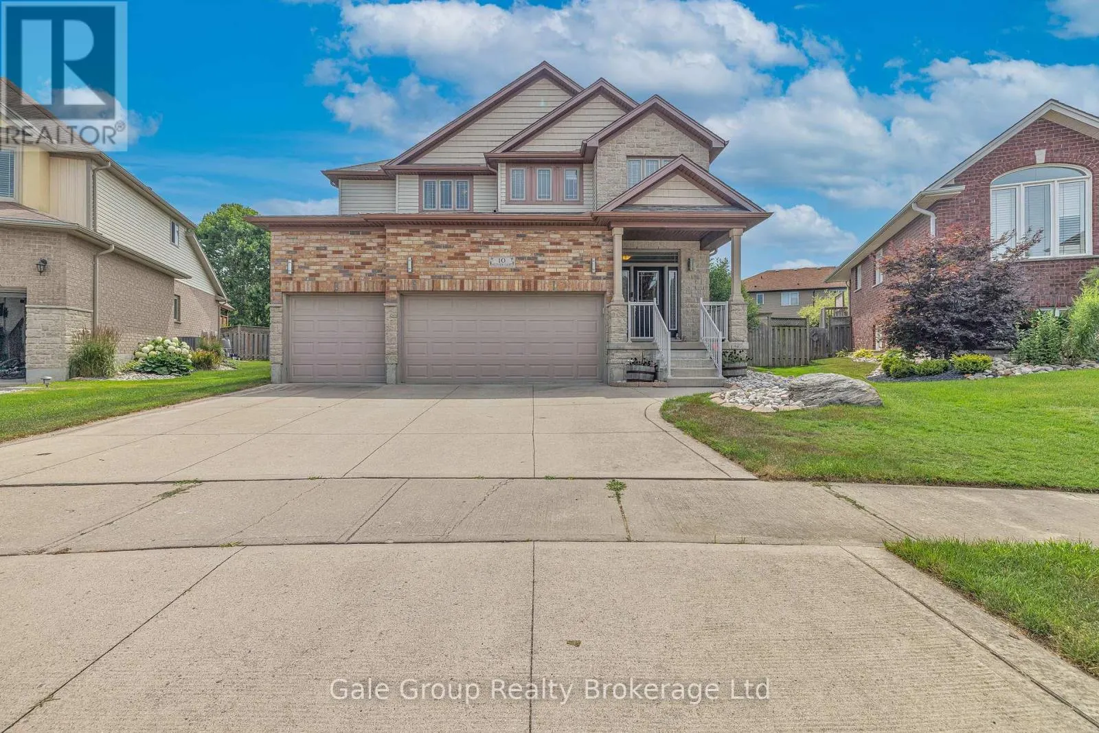 10 WESTVIEW COURT