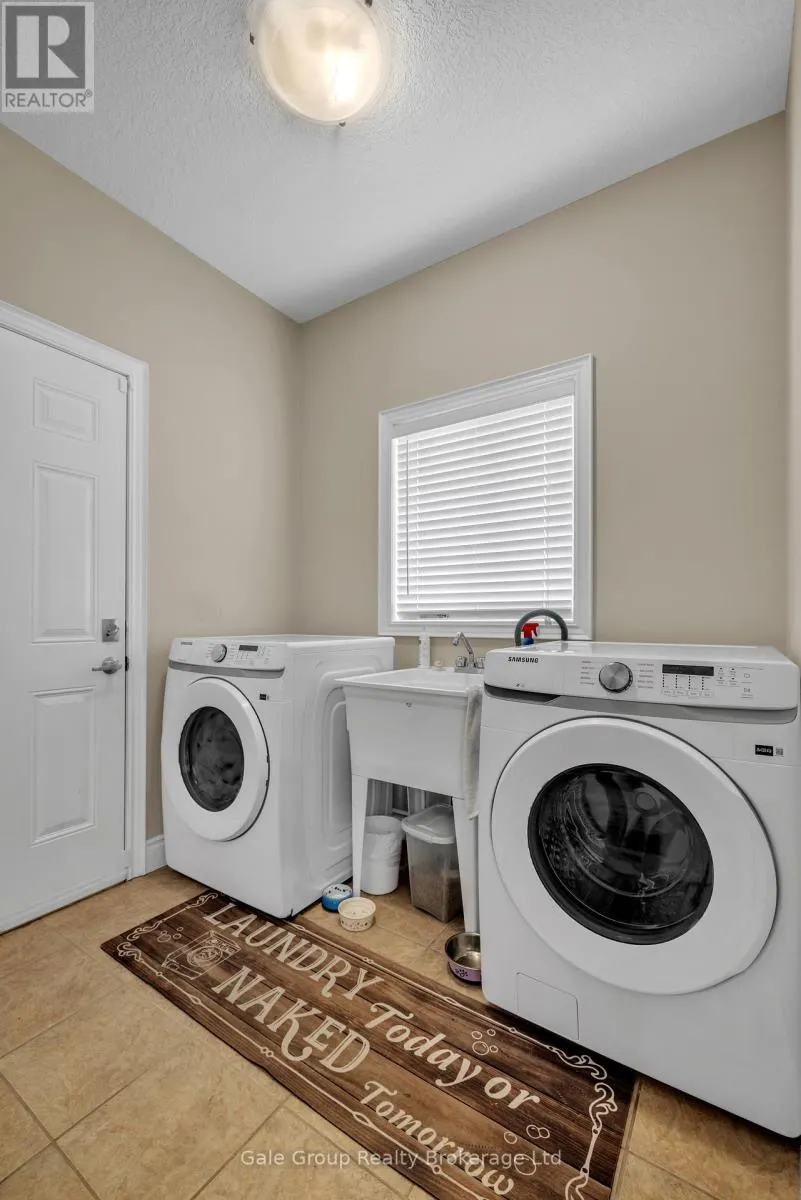 10 WESTVIEW COURT