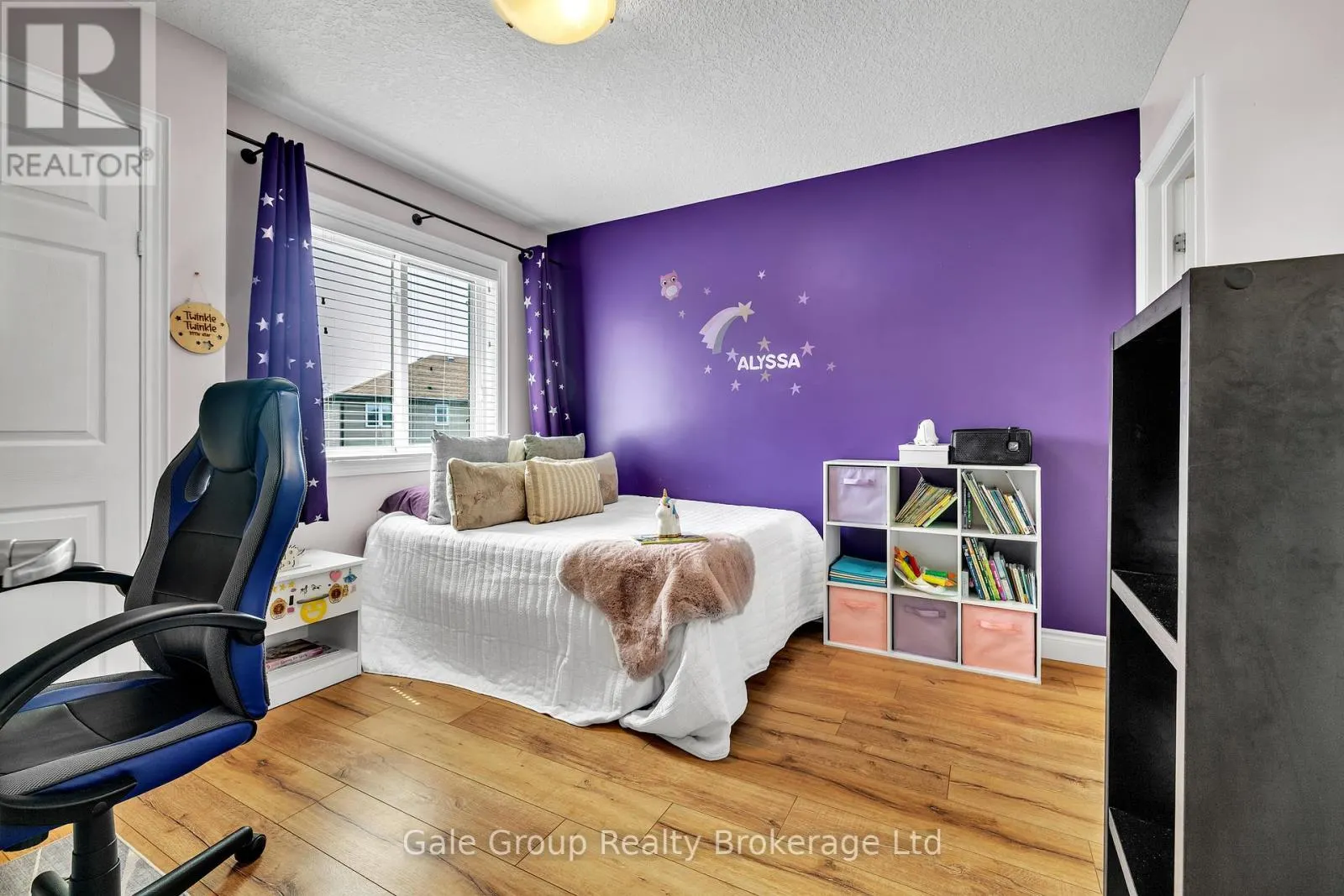 10 WESTVIEW COURT